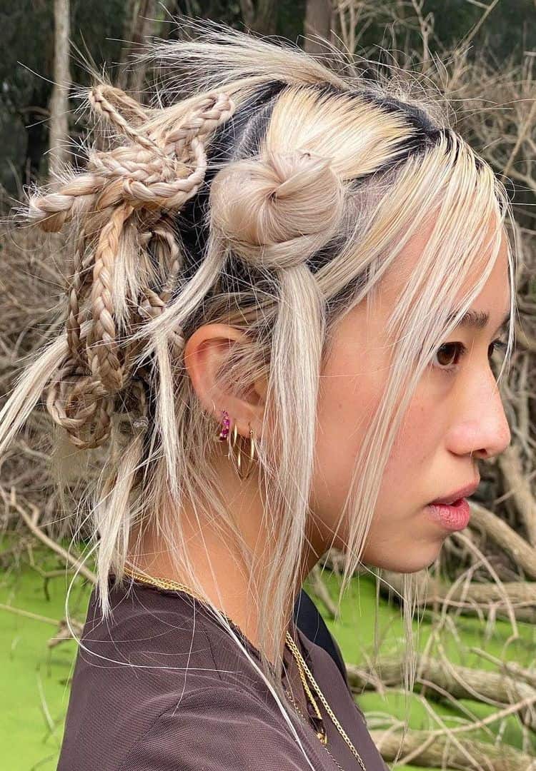 Shoulder Blonde Wet Look Knots Braids Shoulder Blonde Wet Look Knots Braids — Trendy Greasy Hair Hairstyles