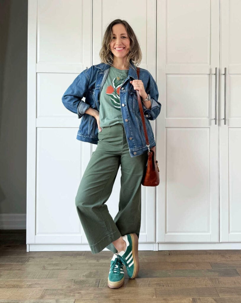Olive Green Wide-Leg Trousers with Denim Jacket, Close-Up Take Olive Green Wide-Leg Trousers with Denim Jacket, Close-Up Take — Trendy Green Pants Outfits