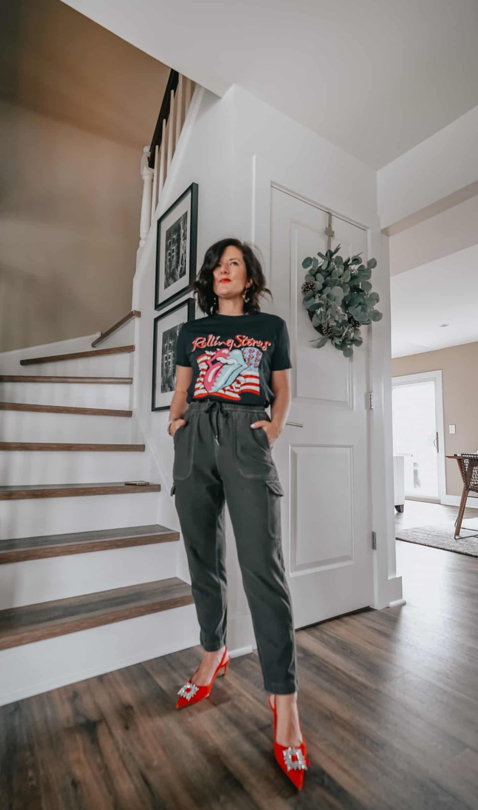 Grey Tapered Cargo Pants with Graphic T-Shirt Grey Tapered Cargo Pants with Graphic T-Shirt — Trendy Green Pants Outfits