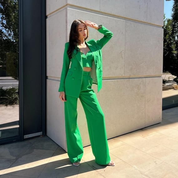 Bright Green Suit with Wide-Leg Trousers Bright Green Suit with Wide-Leg Trousers — Trendy Green Pants Outfits
