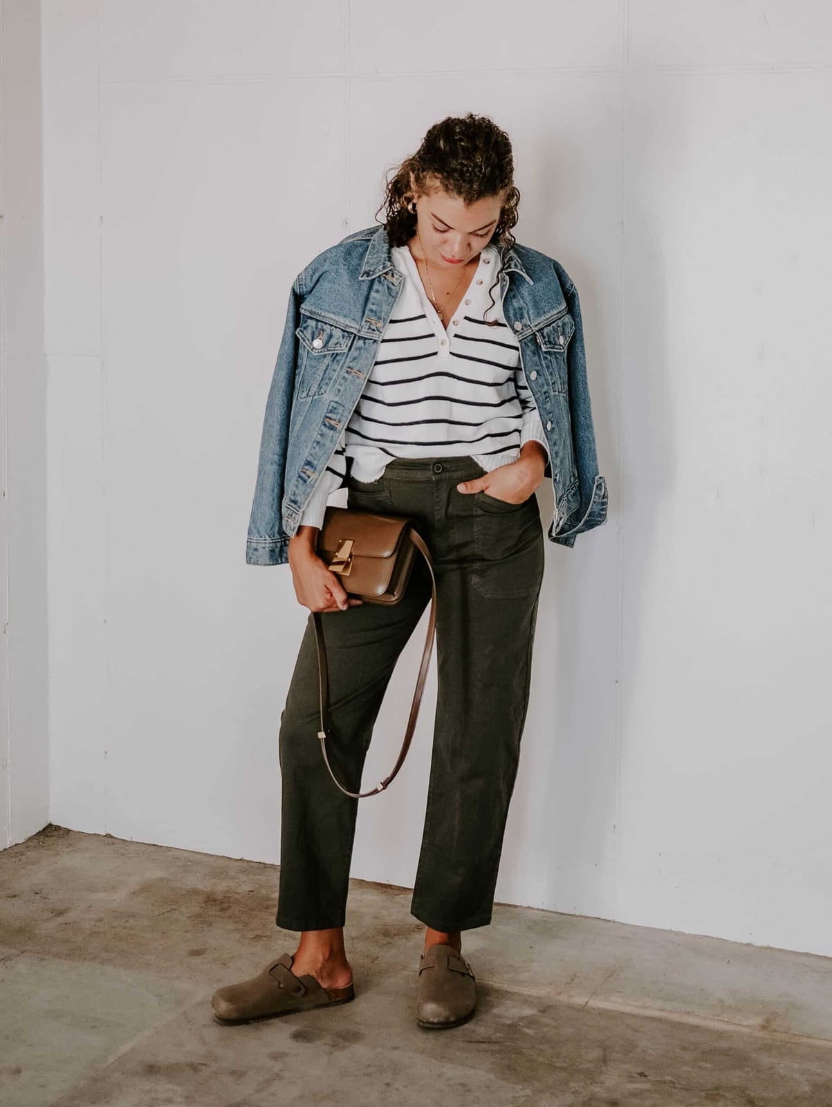 Olive Green Straight-Leg Trousers with Denim Jacket Olive Green Straight-Leg Trousers with Denim Jacket — Trendy Green Pants Outfits