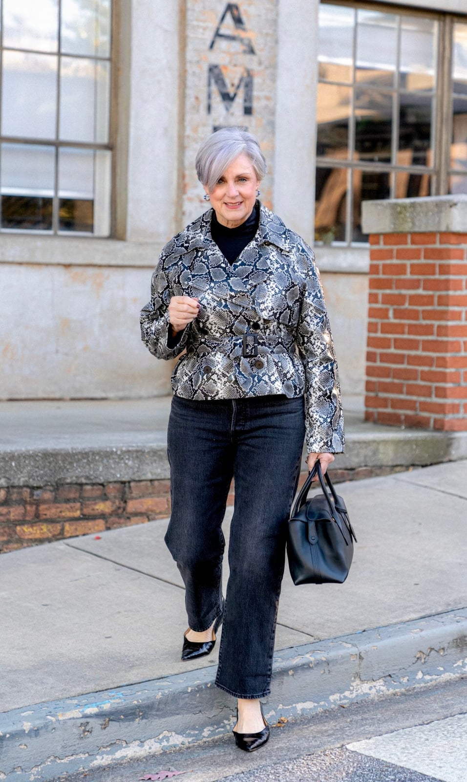 Dark Grey Wide-Leg Jeans with Snakeskin Jacket — Trendy Grey Jeans Outfits