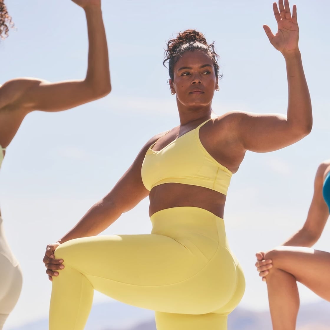 Yellow Sports Bra And Ribbed Leggings Set Yellow Sports Bra And Ribbed Leggings Set — Trendy Gym Outfits