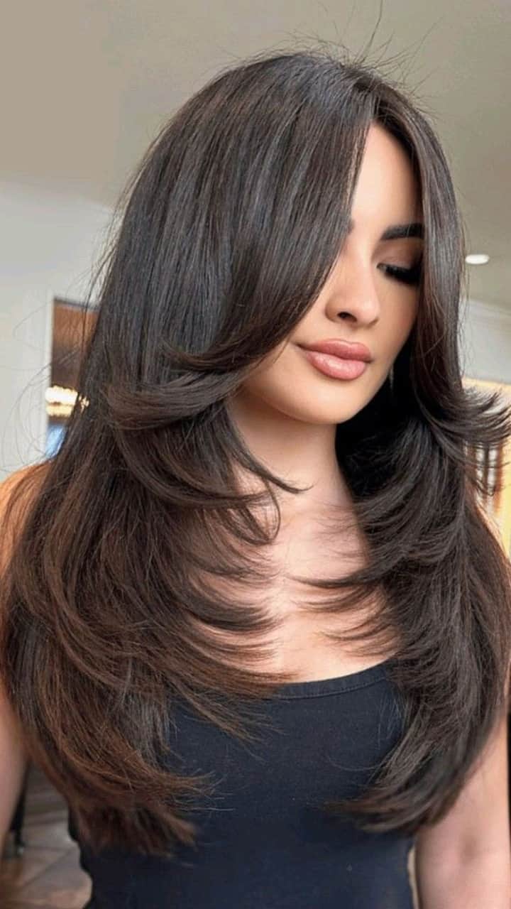 Transform Your look : Trendy Haircuts For Long Hair This Season | Lifestyle News | Zee News