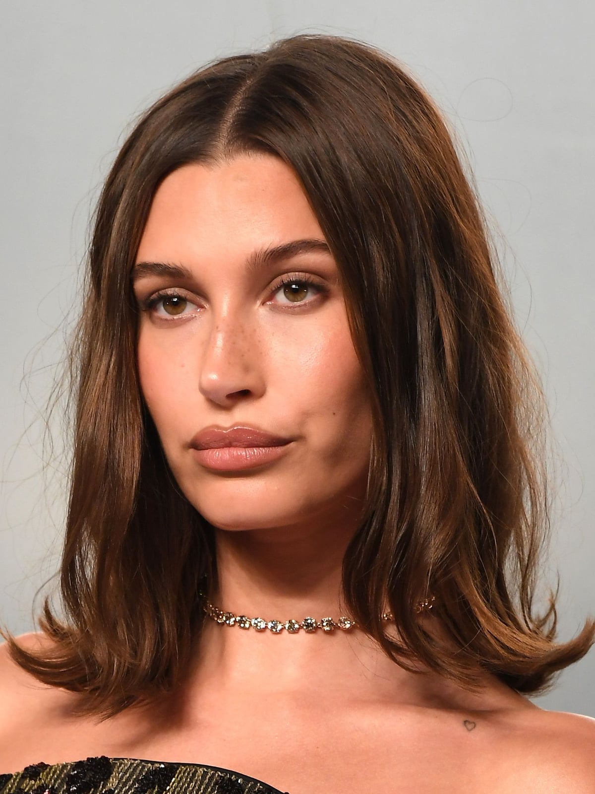 Collarbone Wavy Lob With Subtle Balayage — Trendy Hair Pictures
