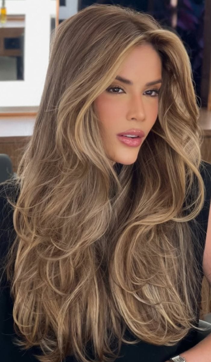 Ash Blonde Mid-Back With Face-Framing Pieces, Wavy — Trendy Hair Pictures