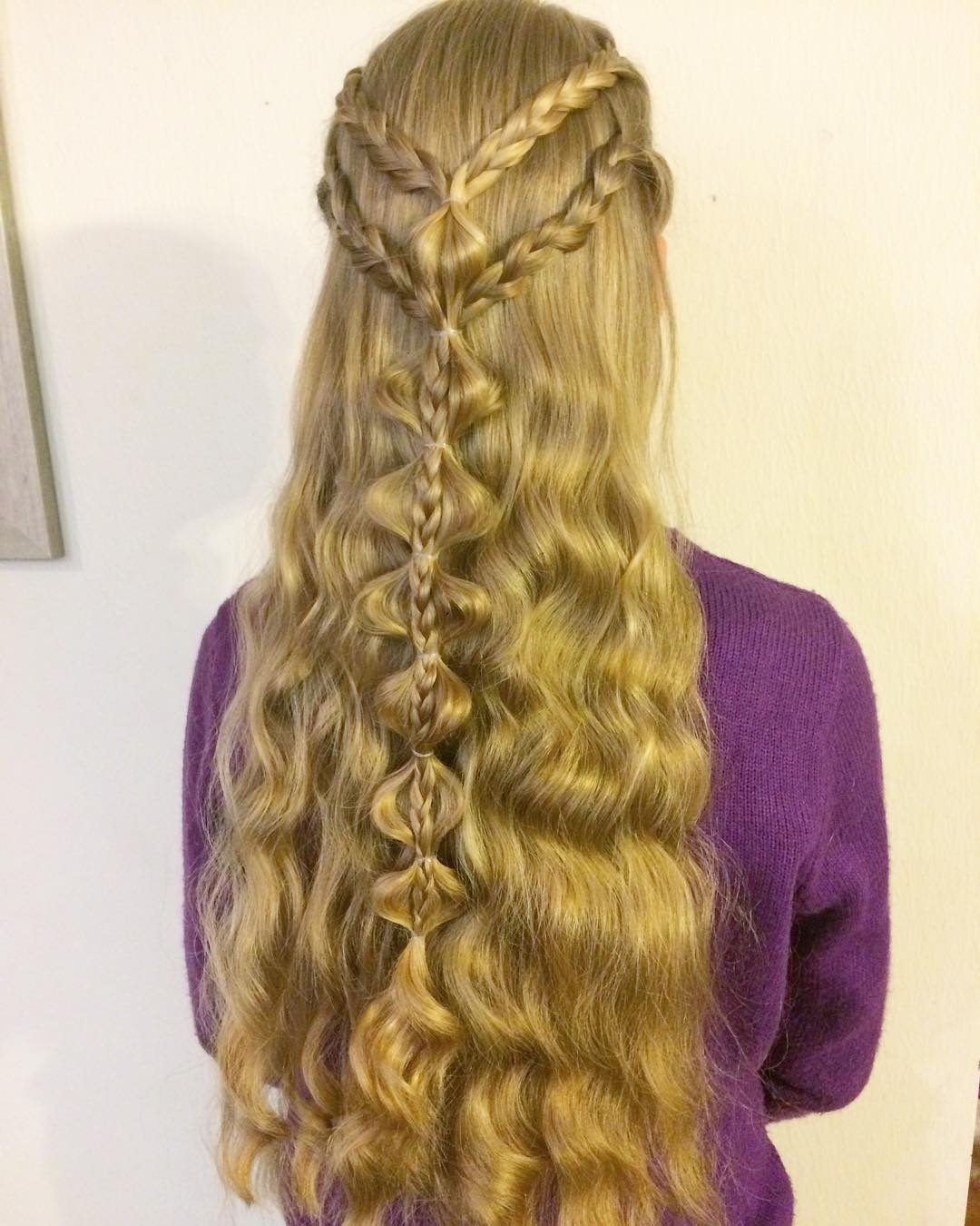 Mid-Back Blonde Hair With Braids Mid-Back Blonde Hair With Braids — Trendy Hairstyles for Teens