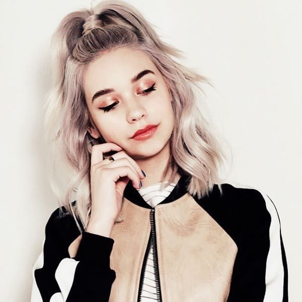 Wavy Lob With Half Up Ponytail Wavy Lob With Half Up Ponytail — Trendy Hairstyles for Teens