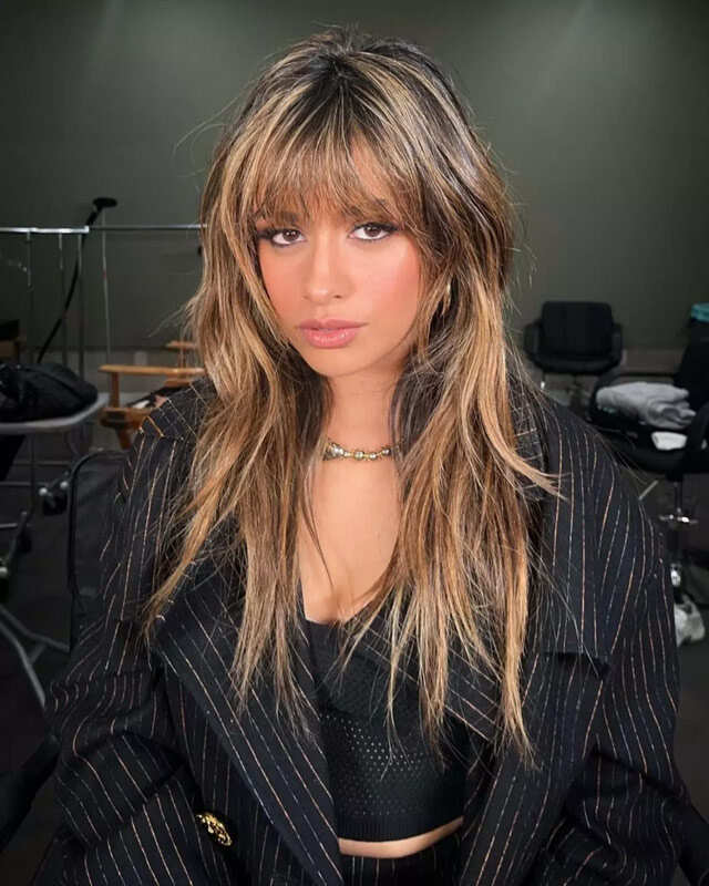 Long Shag With Full Bangs And Loose Waves Long Shag With Full Bangs And Loose Waves — Trendy Hairstyles to Do