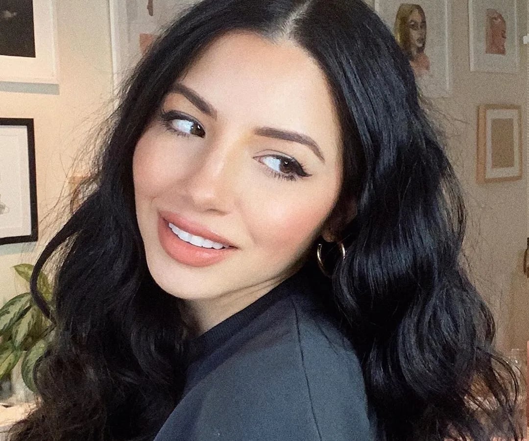 Mid-Back Natural Waves With Glossy Finish — Trendy Heatless Curls