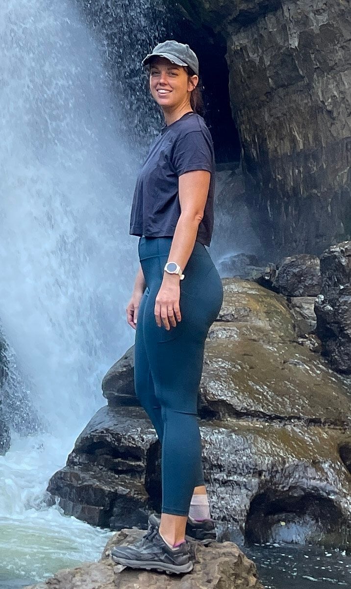 Dark Grey Crop Set With Teal Jacket Dark Grey Crop Set With Teal Jacket — Trendy Hiking Outfits