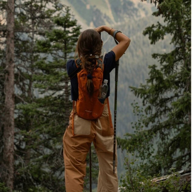 Navy Long Sleeve Shirt With Cargo Pants Navy Long Sleeve Shirt With Cargo Pants — Trendy Hiking Outfits