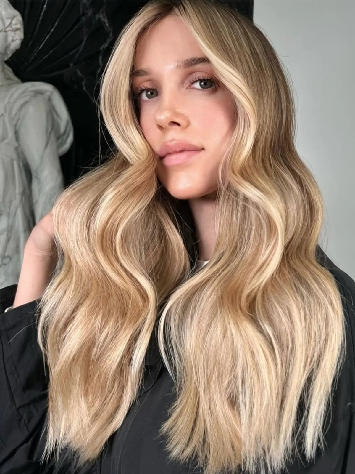 Glossy Mid-Back Waves With Honey Blonde Balayage and Long Layers Glossy Mid-Back Waves With Honey Blonde Balayage and Long Layers — Trendy Honey Blonde Balayage