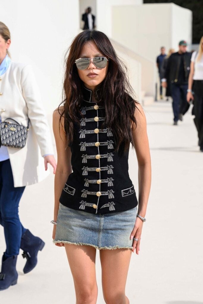 Military-inspired Vest with Denim Mini Skirt Military-inspired Vest with Denim Mini Skirt — Trendy Indie Outfits