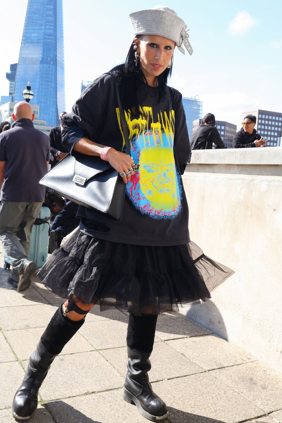 Oversized Band Tee with Voluminous Tulle Skirt Oversized Band Tee with Voluminous Tulle Skirt — Trendy Indie Outfits