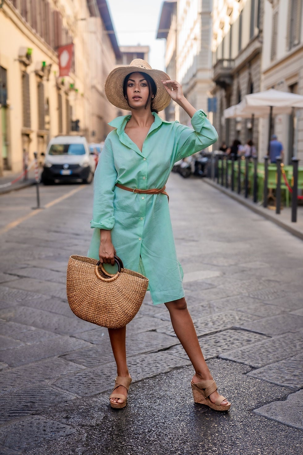 Mint Green Oversized Linen Shirt Dress with Straw Hat — Trendy Italian Outfits