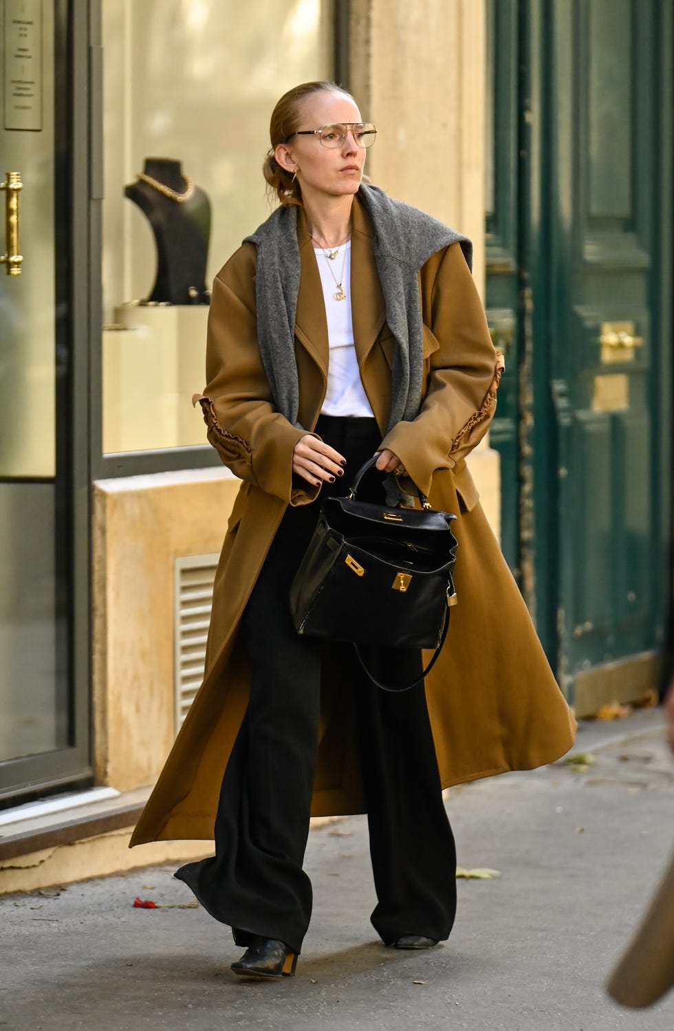 Oversized Camel Coat with Wide Leg Pants Oversized Camel Coat with Wide Leg Pants — Trendy Jacket Outfits