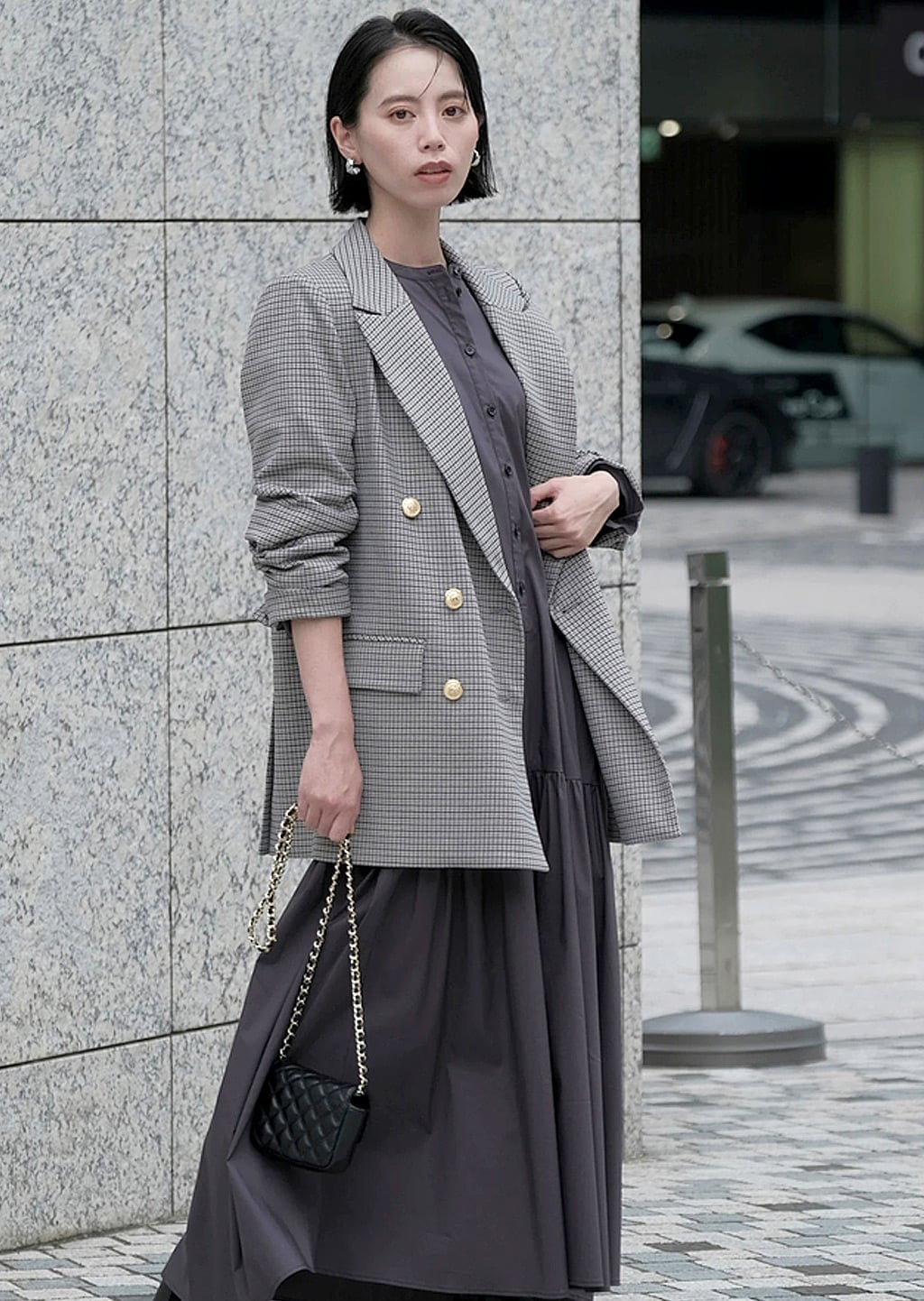Plaid Blazer Over Tiered Dress with Quilted Handbag Plaid Blazer Over Tiered Dress with Quilted Handbag — Trendy Japan Outfits