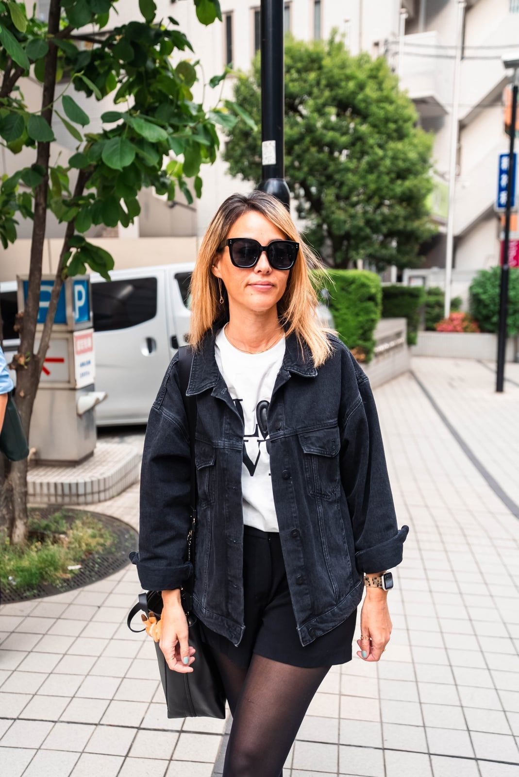 Denim Jacket Over Graphic Tee and Shorts with Sandals Denim Jacket Over Graphic Tee and Shorts with Sandals — Trendy Japan Outfits