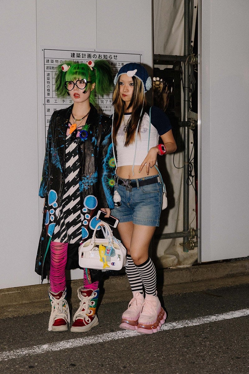 Printed Coat Over Striped Dress with Platform Sneakers Printed Coat Over Striped Dress with Platform Sneakers — Trendy Japan Outfits