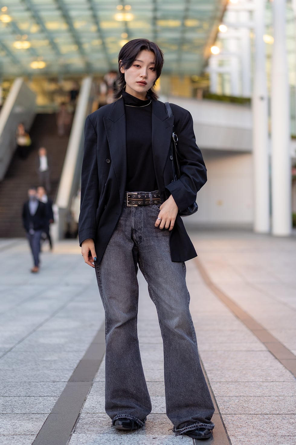 Oversized Blazer with Flared Jeans and Turtleneck Oversized Blazer with Flared Jeans and Turtleneck — Trendy Japan Outfits