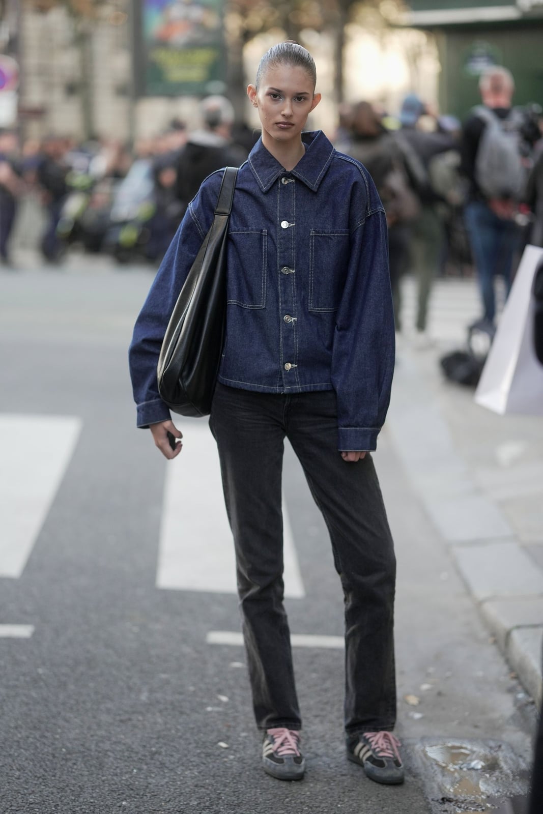Oversized Dark Wash Denim Blazer with Red Clutch and Gold Loafers Oversized Dark Wash Denim Blazer with Red Clutch and Gold Loafers — Trendy Jean Jacket Outfits