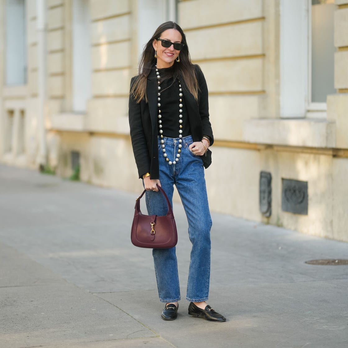 Blue Straight-Leg Jeans with a Black Top and Blazer — Trendy Jeans Outfits