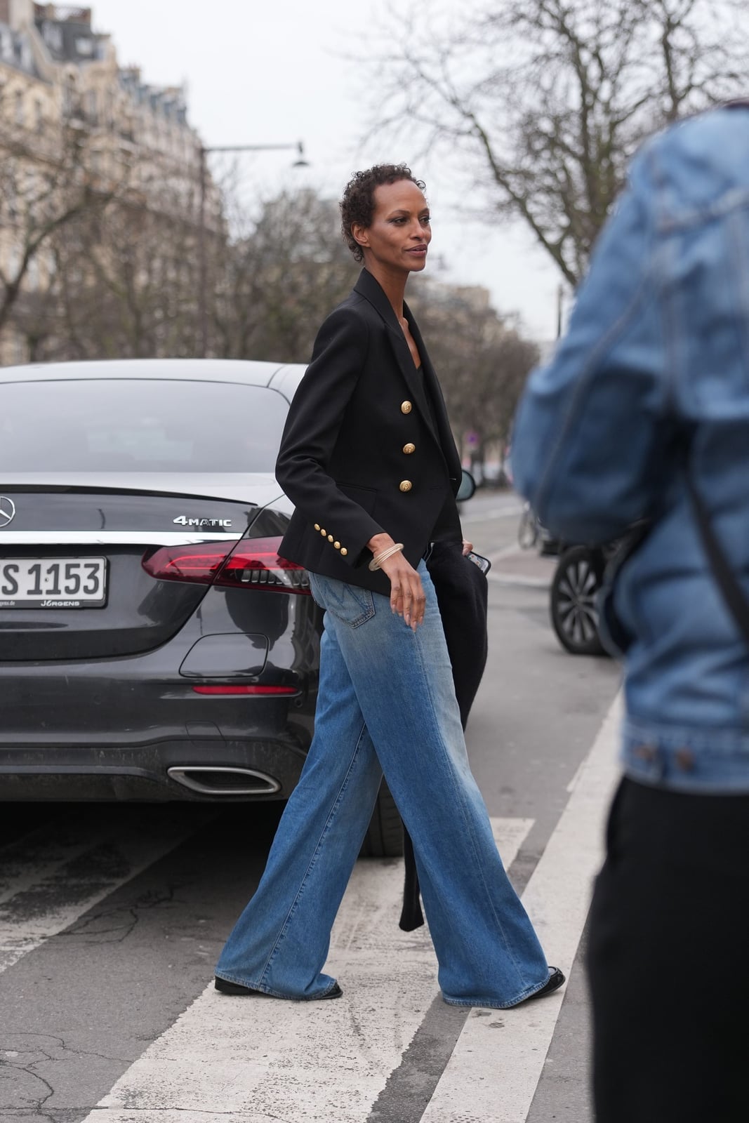 Light Wash Baggy Wide Leg Jeans with a Black Blazer, Denim — Trendy Jeans Outfits