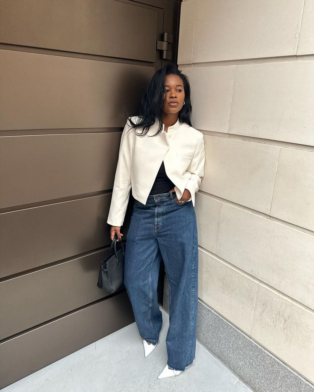 Dark Wash Wide-Leg Jeans with a Cream Cropped Jacket — Trendy Jeans Outfits
