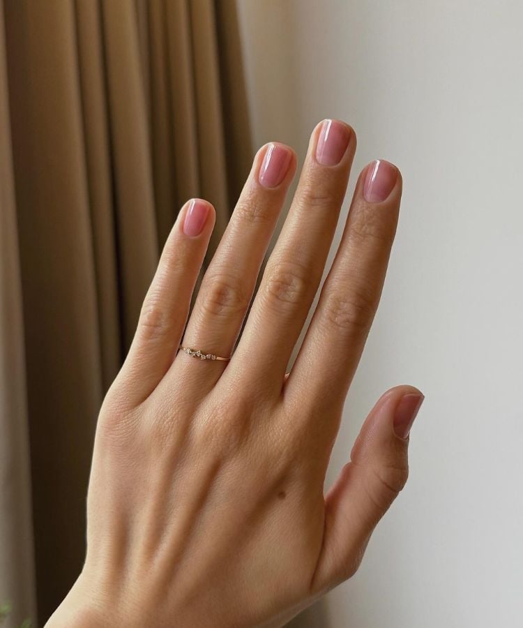Sheer Pink Jelly Short Oval Nails — Trendy Jelly Nails