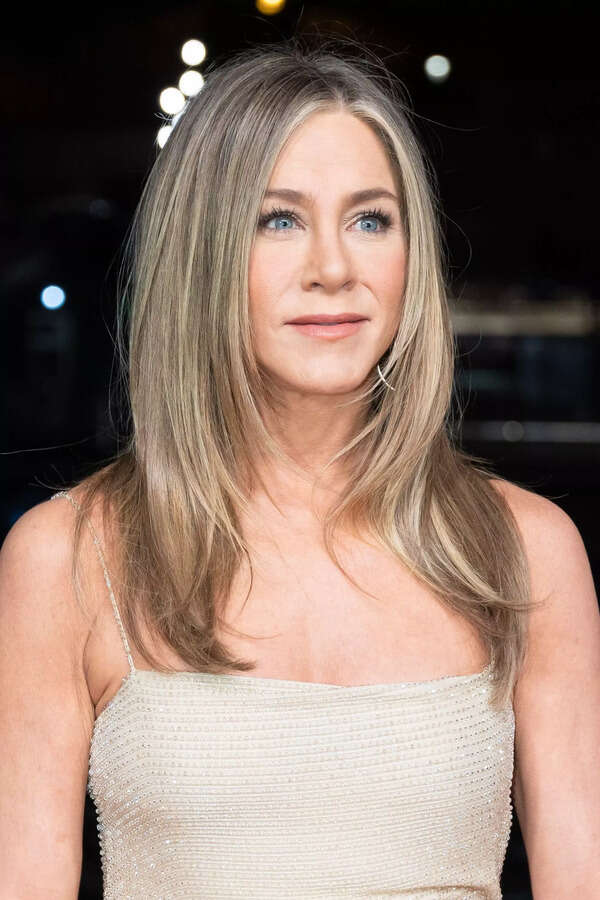 Shoulder Length Shag With Curtain Bangs Shoulder Length Shag With Curtain Bangs — Trendy Jennifer Aniston Hair
