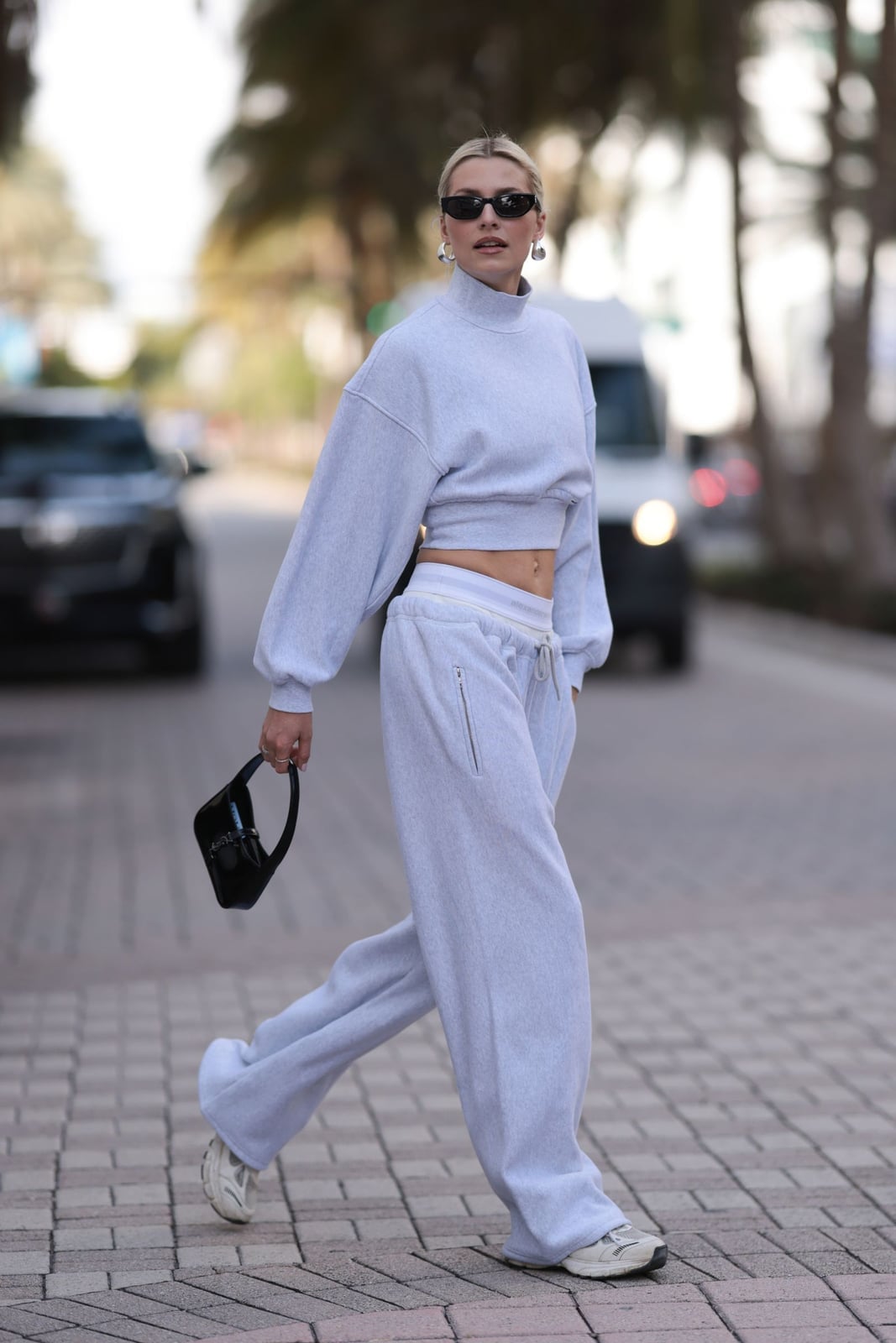 Baggy Sweatpants Outfit Sweatsuit Fashion How To Style Sweatpants And Still Look Chic This Winter Glamour