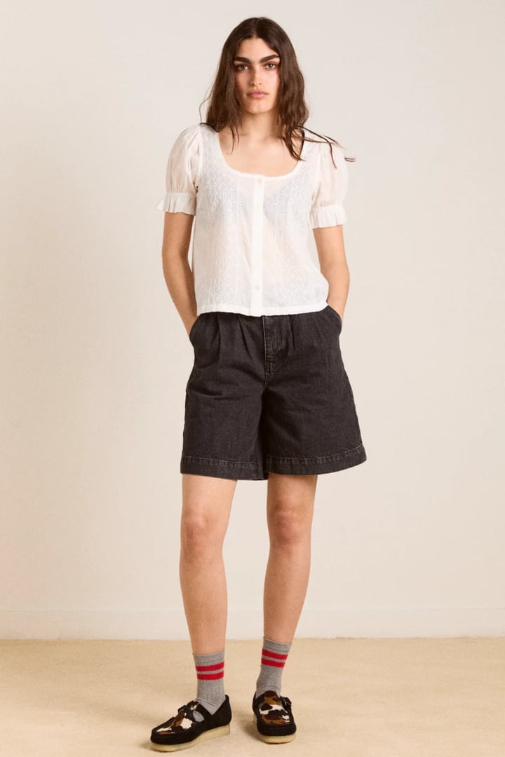 Dark Wash Wide Leg Jorts With Puff Sleeve Blouse And Loafers — Trendy Jorts Outfits