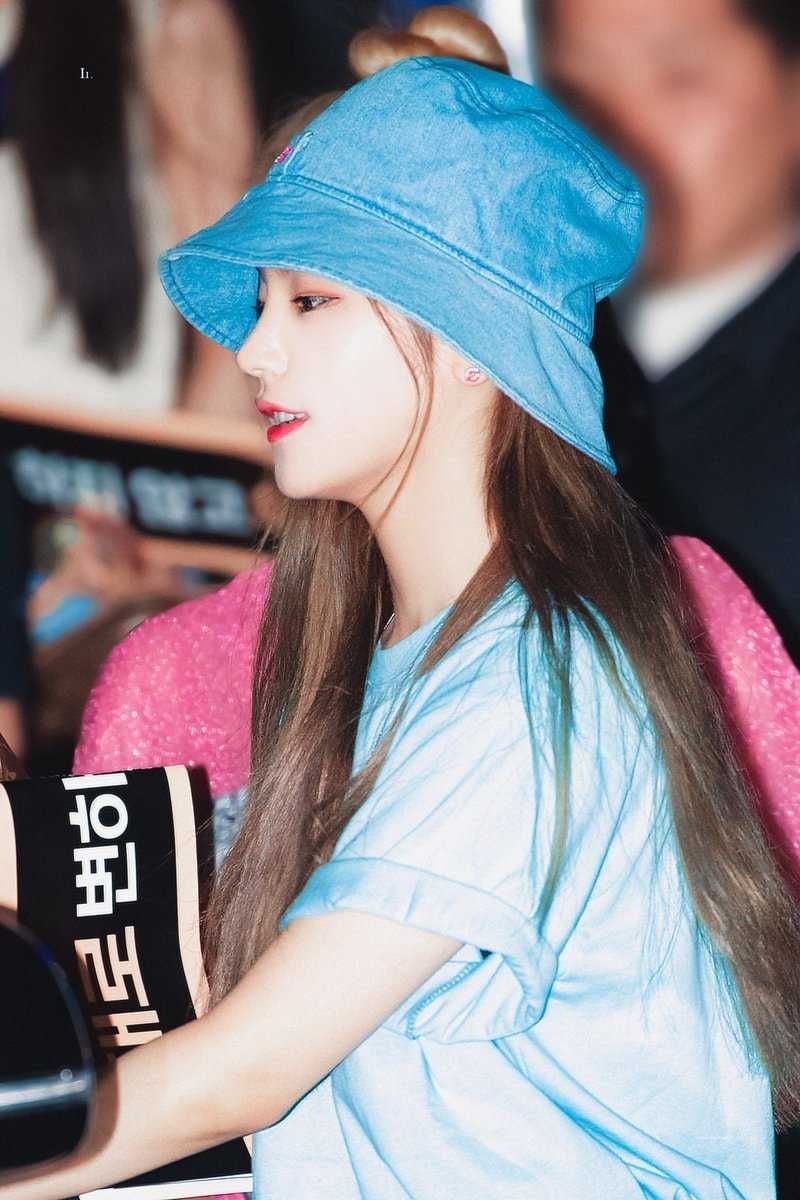 Pink Fuzzy Jacket with Denim Bucket Hat Pink Fuzzy Jacket with Denim Bucket Hat — Trendy K-pop Outfits