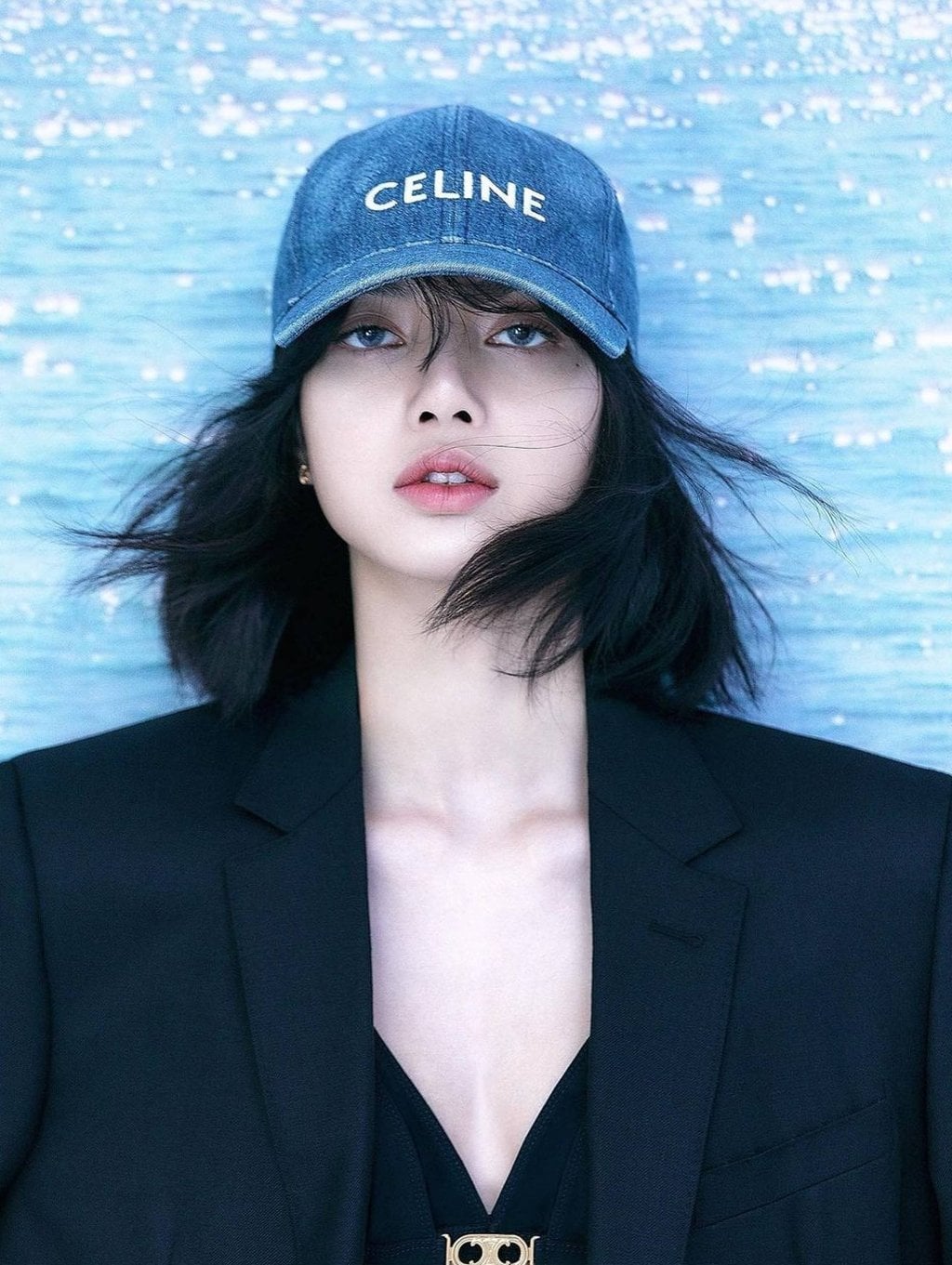 Oversized Black Blazer with Denim Baseball Cap Oversized Black Blazer with Denim Baseball Cap — Trendy K-pop Outfits