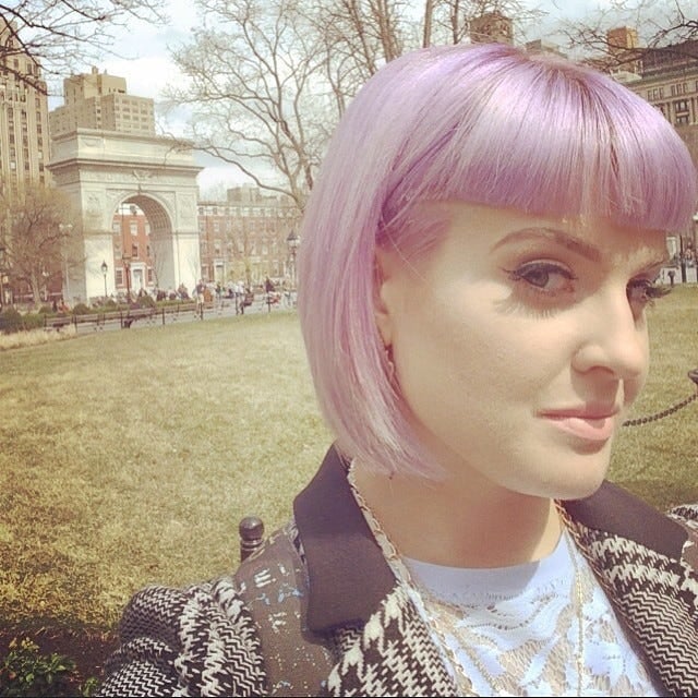 Light Lavender Chin Bob With Blunt Bangs Light Lavender Chin Bob With Blunt Bangs — Trendy Lavender Hair