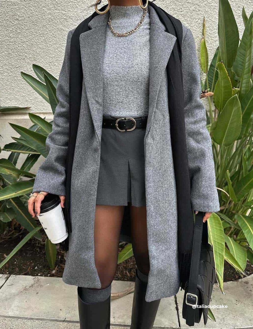 Monochromatic Grey Coat Outfit Monochromatic Grey Coat Outfit — Trendy Layering Outfits