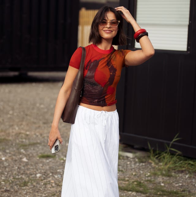 Printed Jersey Top with White Linen Wide-Leg Trousers Printed Jersey Top with White Linen Wide-Leg Trousers — Trendy Lazy Outfits