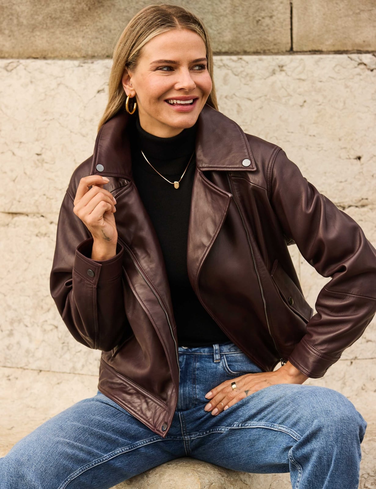 Dark Brown Leather Moto Jacket with Gold Jewelry Dark Brown Leather Moto Jacket with Gold Jewelry — Trendy Leather Jacket Outfits Women