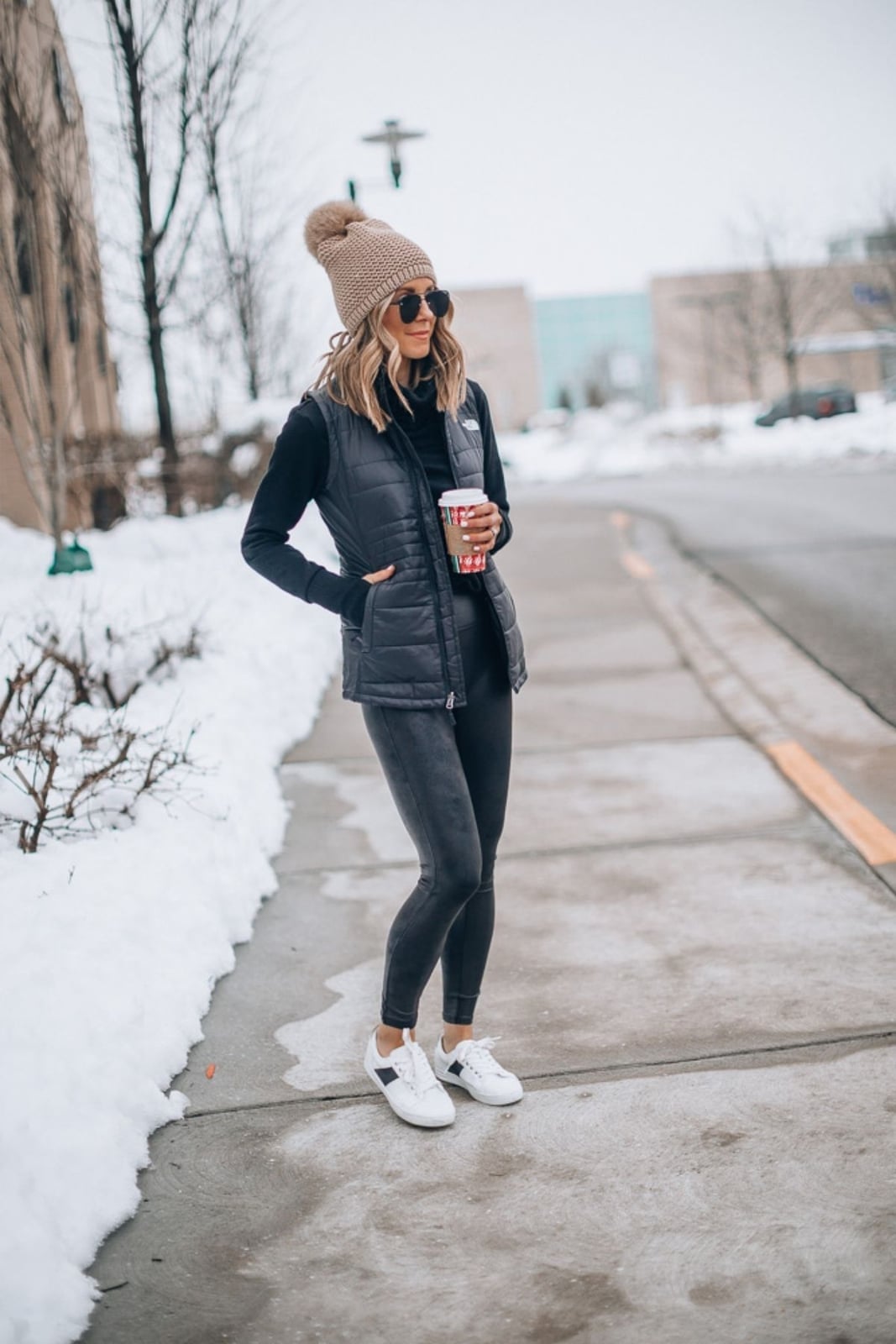 Puffer Vest with Grey Leggings and Beanie Puffer Vest with Grey Leggings and Beanie — Trendy Leggings Outfits