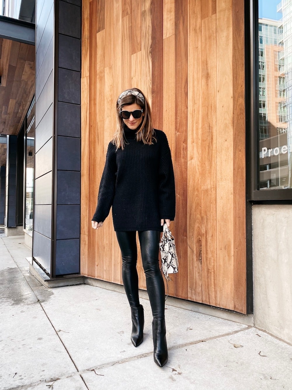 Leather Leggings with Oversized Turtleneck Leather Leggings with Oversized Turtleneck — Trendy Leggings Outfits