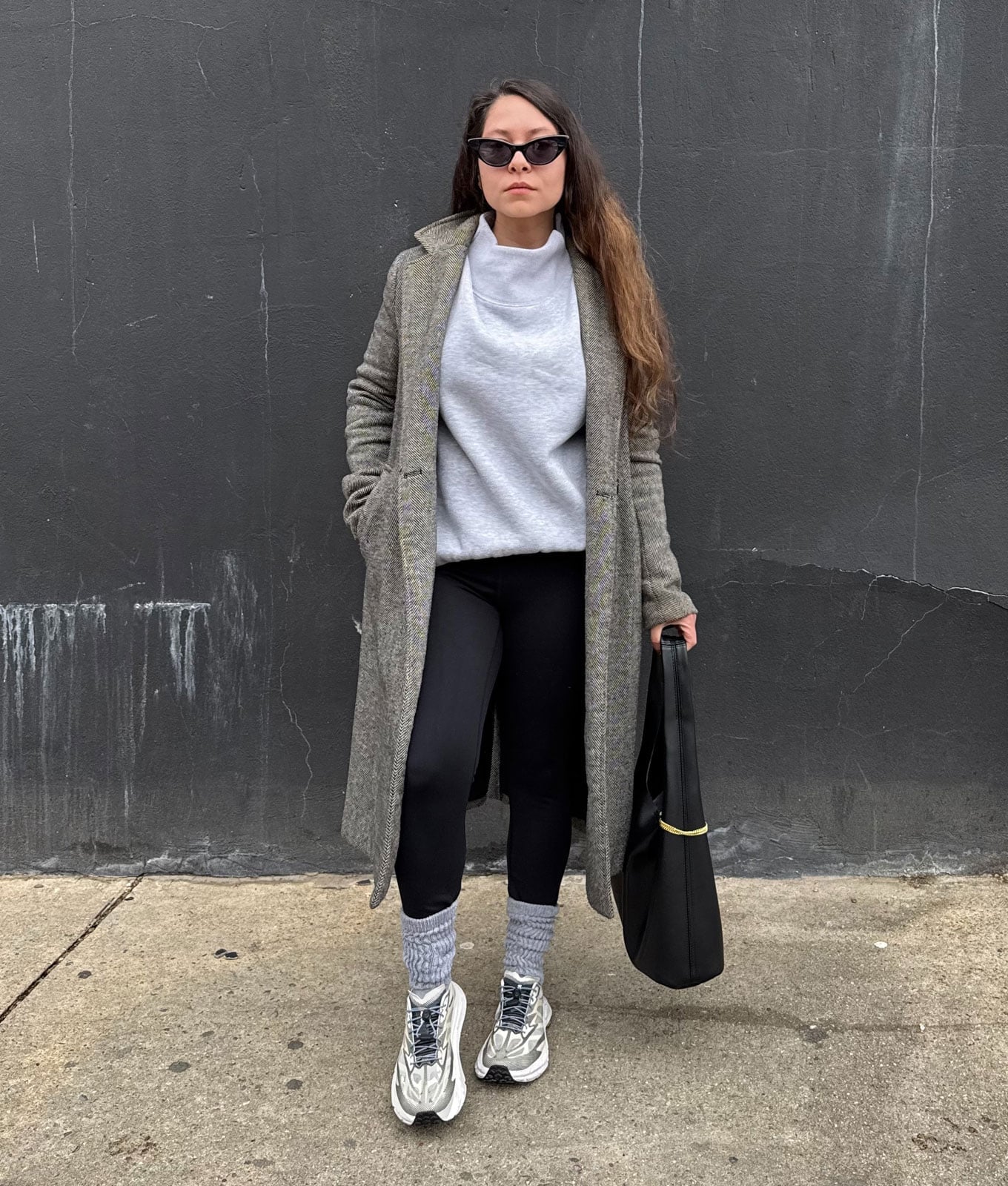 Patterned Coat with Grey Sweater and Black Leggings Patterned Coat with Grey Sweater and Black Leggings — Trendy Leggings Outfits