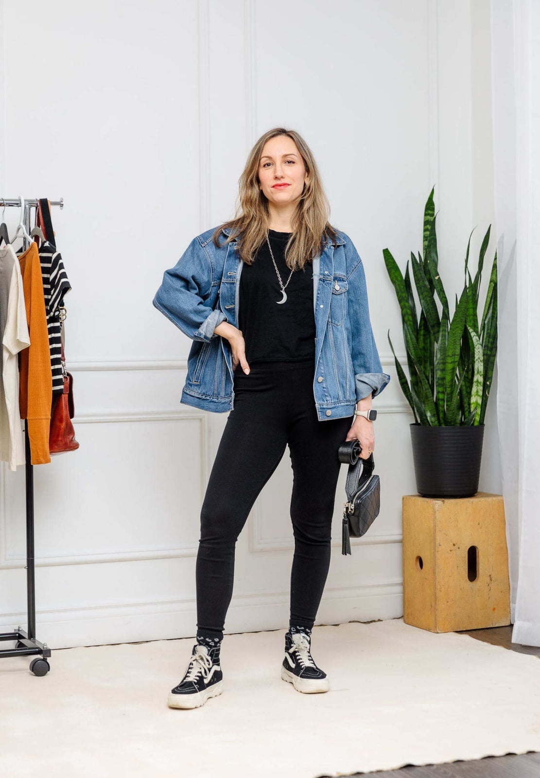 Denim Jacket with Black Leggings, Close-Up Take Denim Jacket with Black Leggings, Close-Up Take — Trendy Leggings Outfits