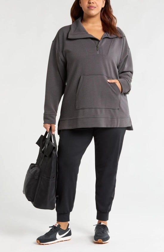 Quarter-Zip Sweatshirt with Black Leggings and Athletic Sneakers Quarter-Zip Sweatshirt with Black Leggings and Athletic Sneakers — Trendy Leggings Outfits