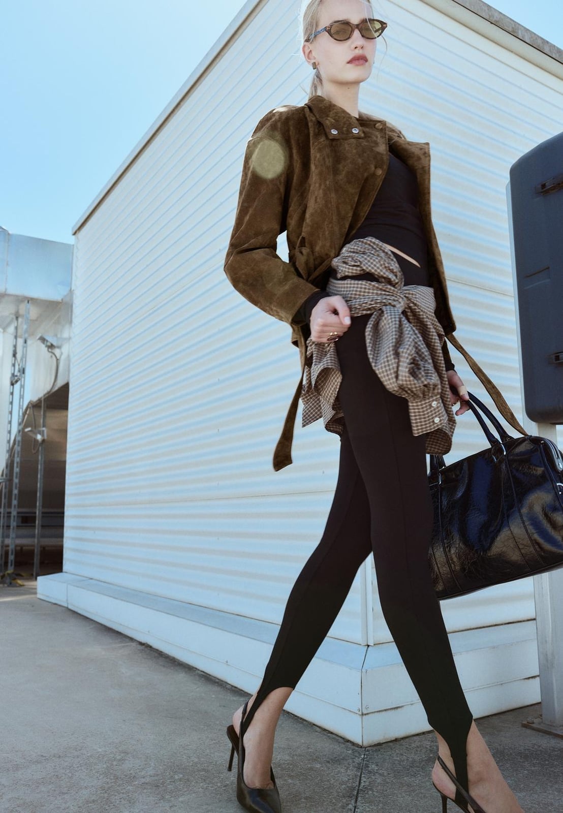 Stirrup Leggings with Suede Jacket and Checked Shirt Stirrup Leggings with Suede Jacket and Checked Shirt — Trendy Leggings Outfits