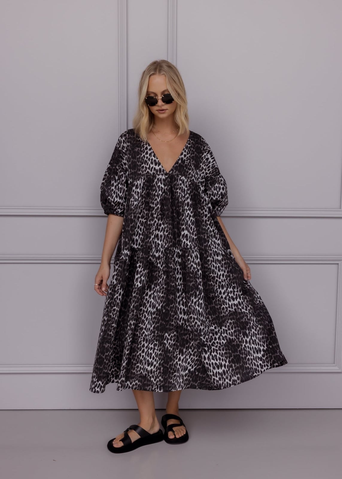 Voluminous Leopard Midi Dress With Puff Sleeves and Black Slides — Trendy Leopard Dress