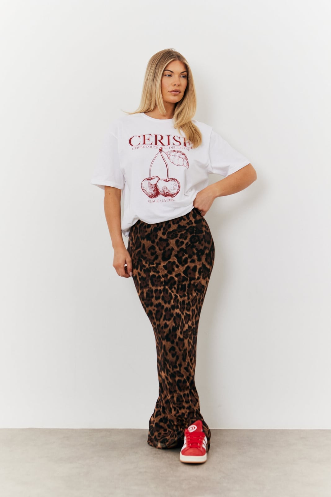 Fitted Leopard Maxi Skirt With Graphic T-Shirt — Trendy Leopard Skirt Outfit