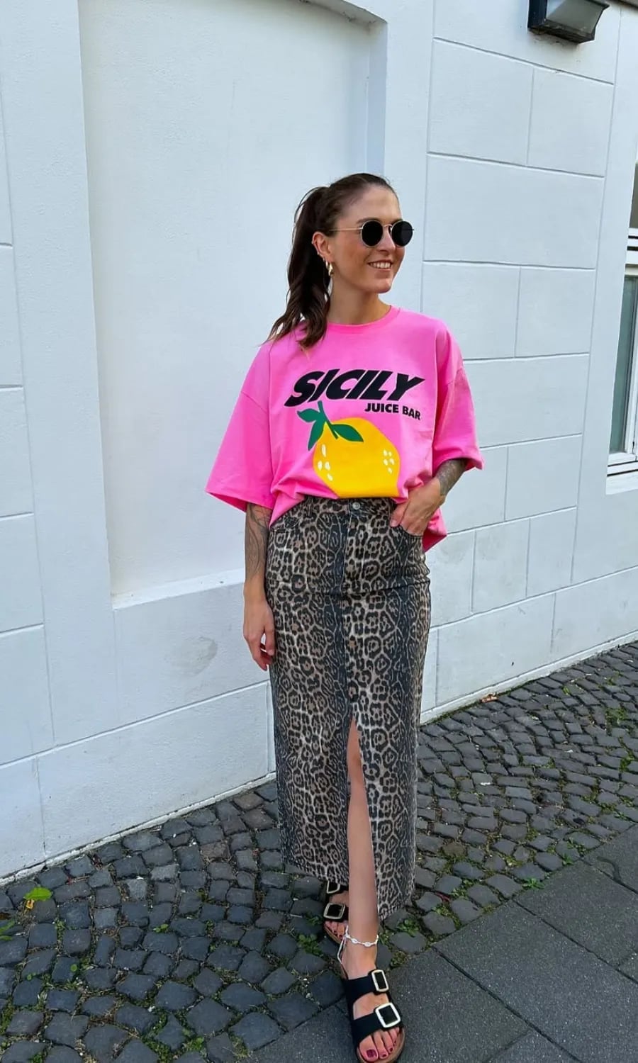 Leopard Midi Skirt With Oversized Graphic T-Shirt — Trendy Leopard Skirt Outfit