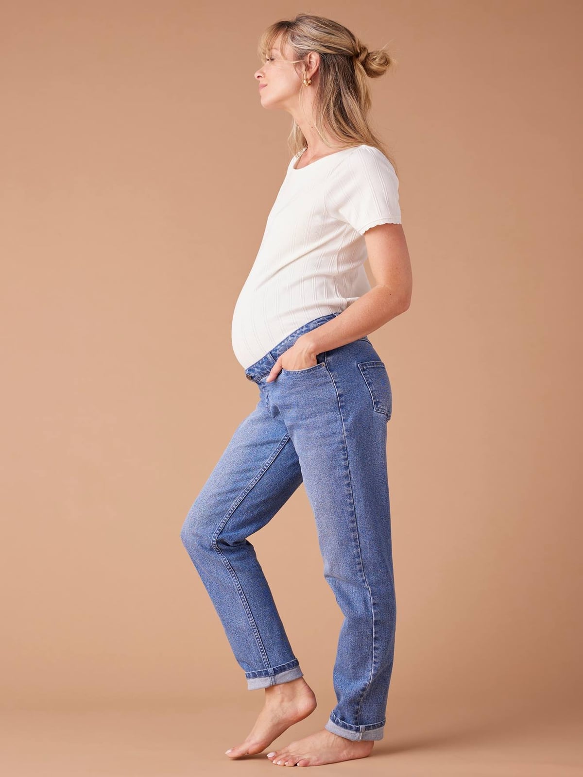 Light Blue Cuffed Mom Jeans with White T-Shirt — Trendy Maternity Outfits