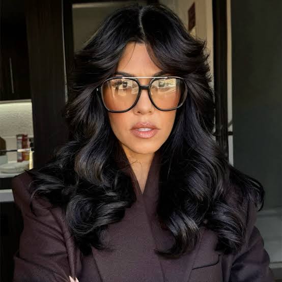 Collarbone Lob With Face-Framing Balayage, Wavy Collarbone Lob With Face-Framing Balayage, Wavy — Trendy Medium Length Hair